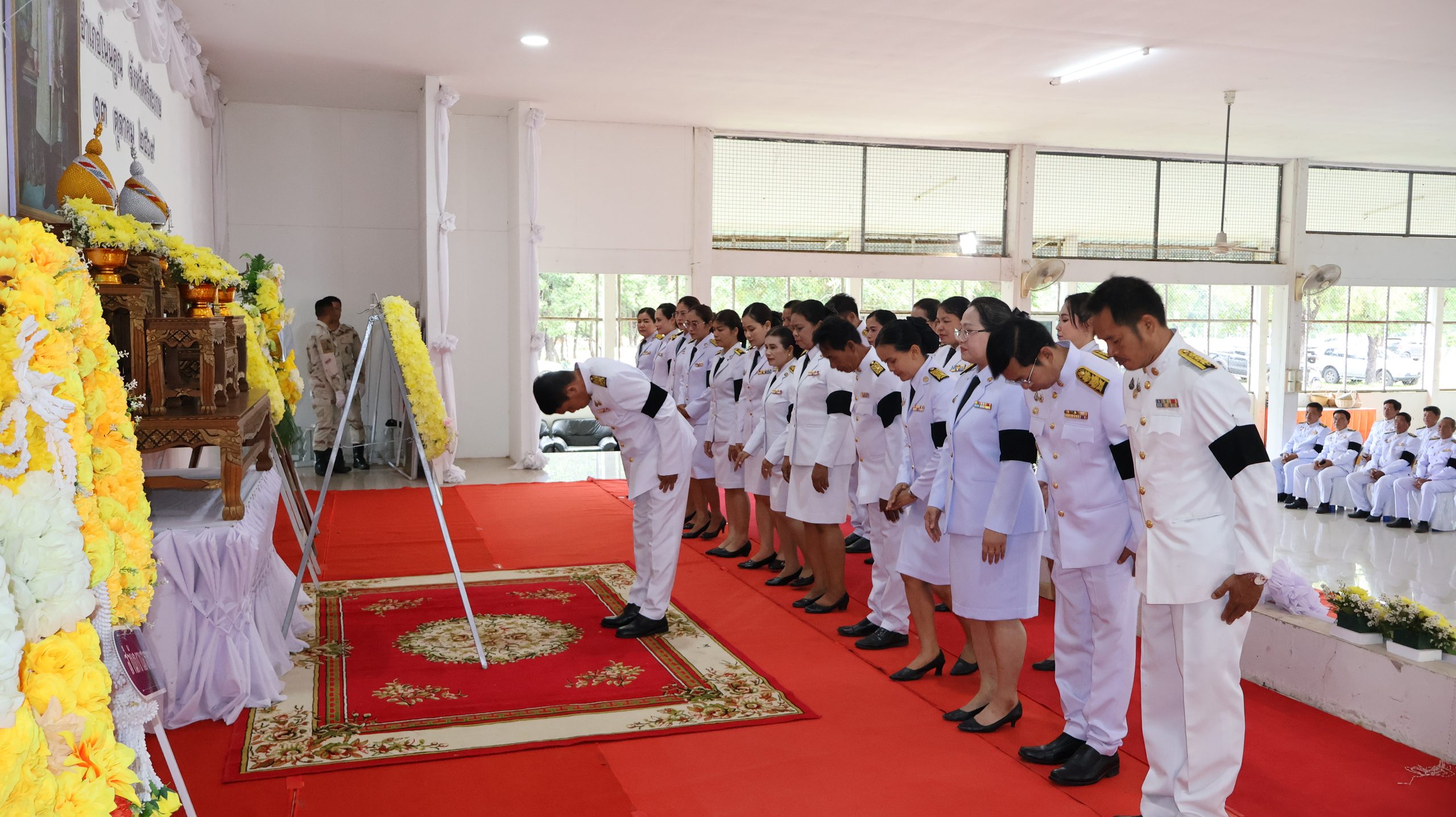 พิธีทำบุญตักบาตรถวายพระราชกุศลและพิธีวางพวงมาลาเนื่องในวันนวมินทรมหาราช 13 ตุลาคม 2569